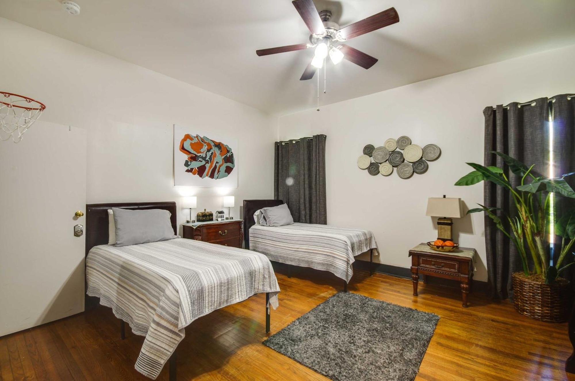 Updated Greenwood Cottage Apt Less Than 1 Mi To Dtwn! エクステリア 写真
